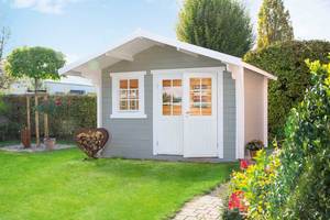 Blockhaus VERA in 44 mm mit Isolierverglasung / 3,60 x 3,00 m / unbehandelt / Foto zeigt kundenseitigen Anstrich