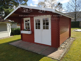 SONDERMODELL Blockhaus SILKE in 40 mm / 3,60 x 3,60 m / in unserer Ausstellung aufgebaut